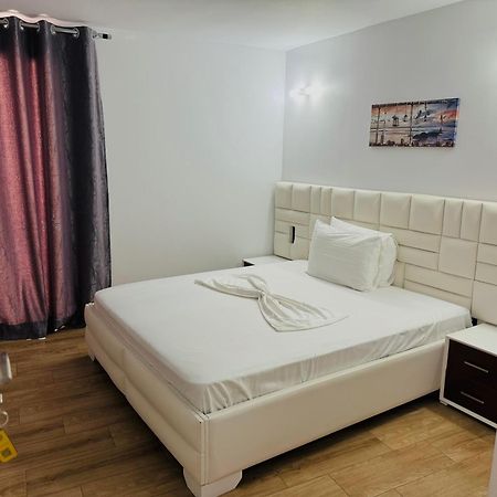 Fori'S Rooms Himare Exterior photo
