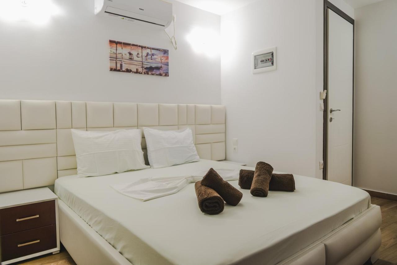 Fori'S Rooms Himare Exterior photo