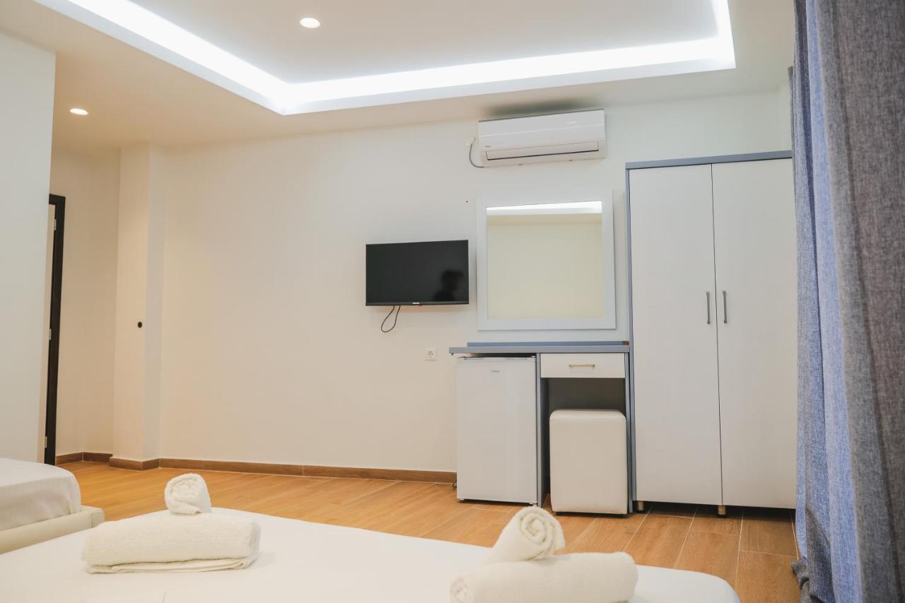 Fori'S Rooms Himare Exterior photo