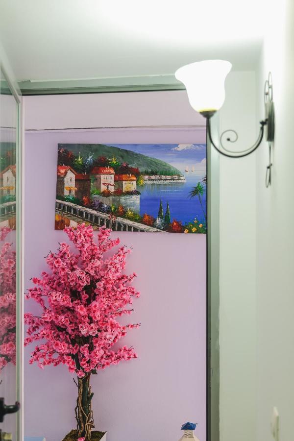 Fori'S Rooms Himare Exterior photo