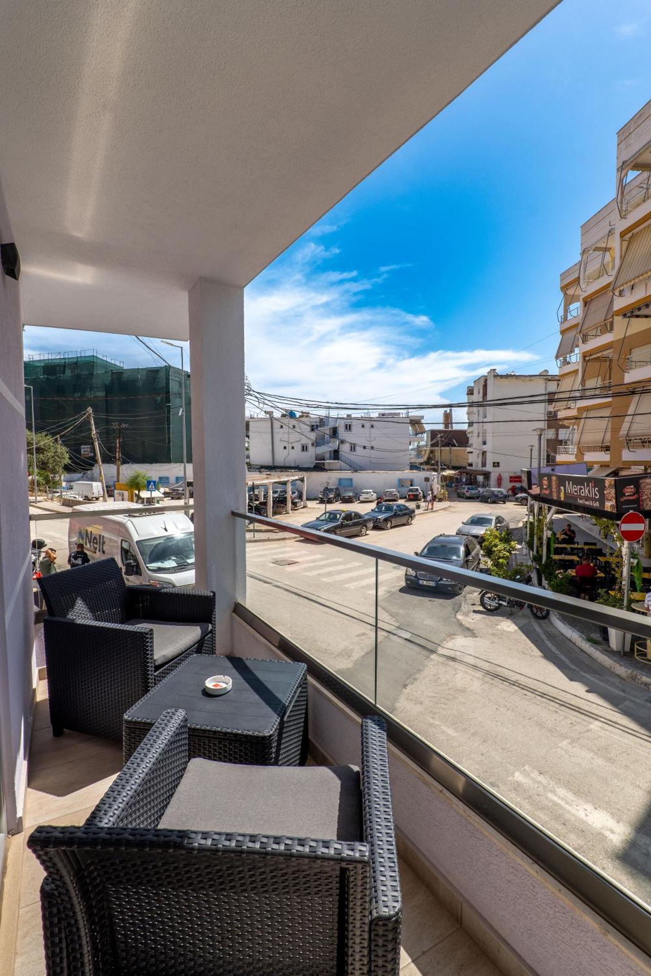 Fori'S Rooms Himare Exterior photo