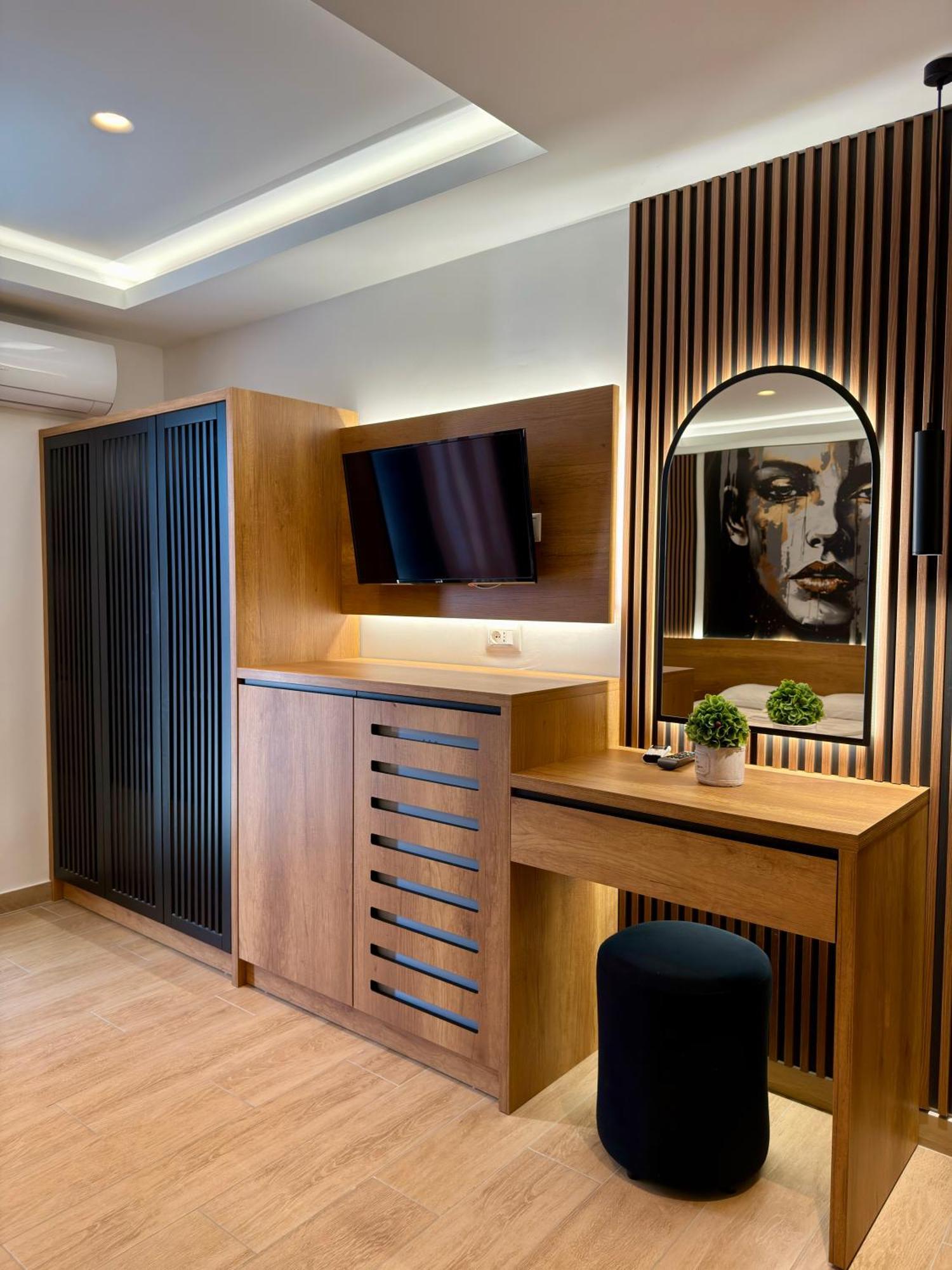 Fori'S Rooms Himare Exterior photo